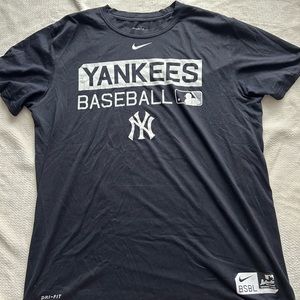 Men’s Nike Yankees Baseball Dri Fit Tee